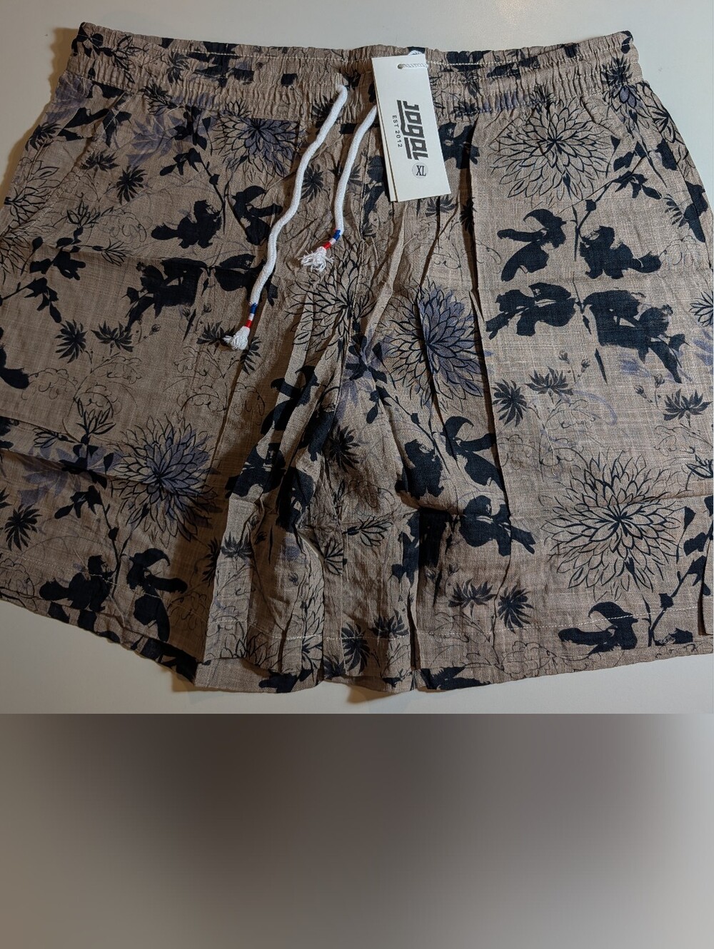 Jogal Mens XL Casual Floral Drawstring Shorts in Beige and Black NWT